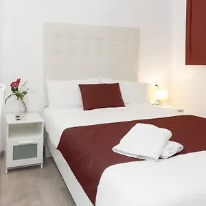 2* Casa de hóspedes Brustar Sagrada Familia